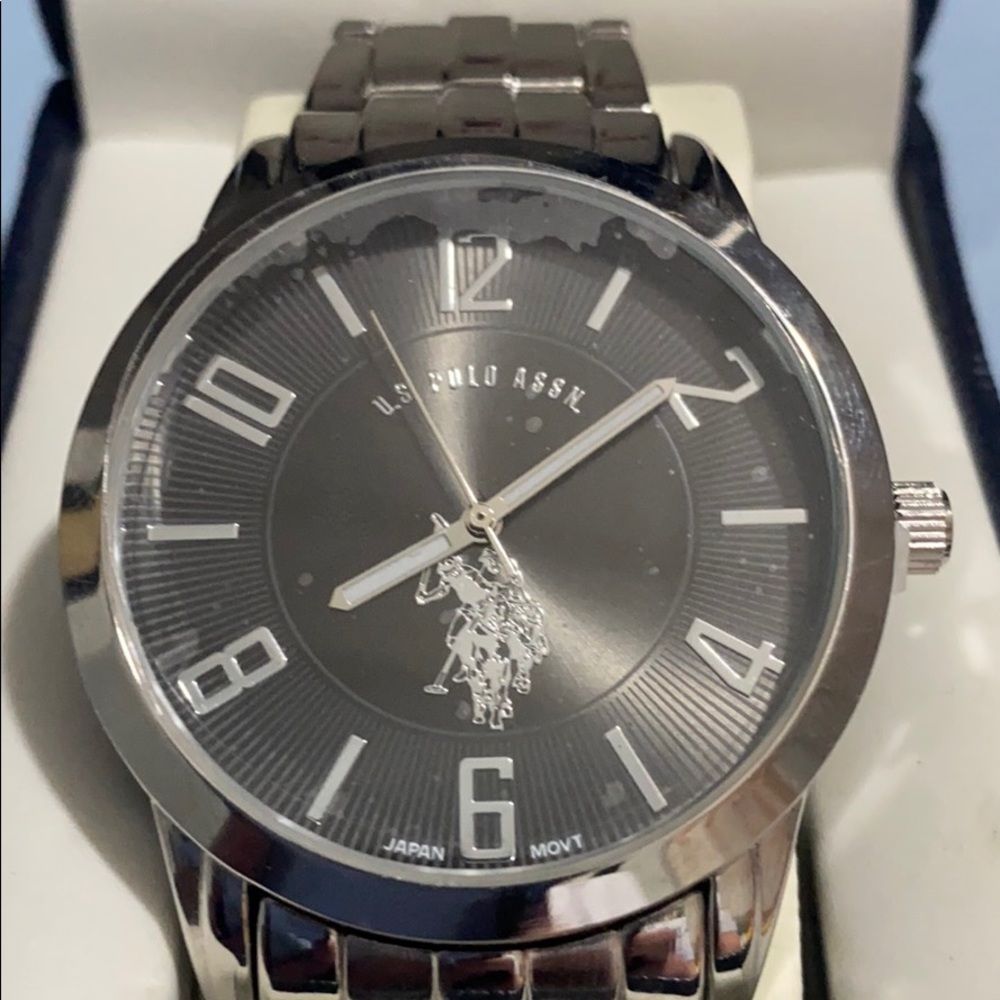 WATCH - Picture 2 of 4
